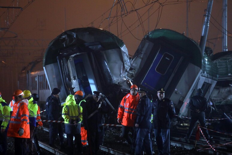 Treno deragliato a Pioltello: per i pm  'Rfi e vertici responsabili ' - RIPRODUZIONE RISERVATA