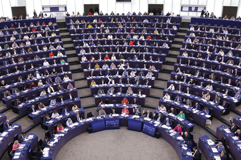Terza proiezione dell 'Eurocamera, il Partito popolare europeo cresce ancora - RIPRODUZIONE RISERVATA