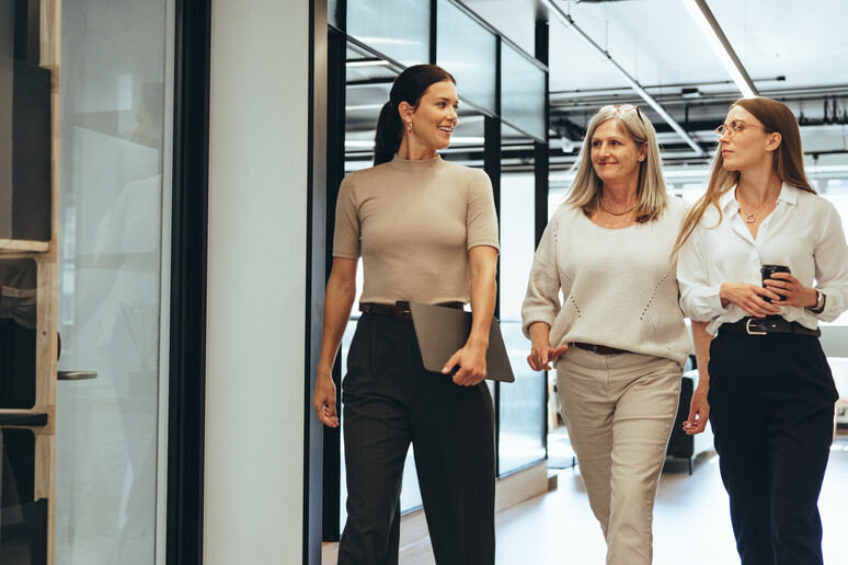 Tre lavoratrici donne foto iStock. - RIPRODUZIONE RISERVATA