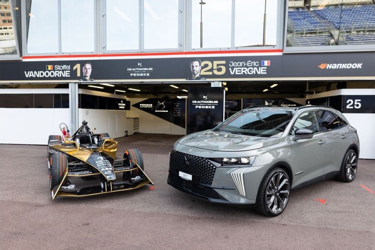 DS Automobiles porta su strada la ricerca della pista - RIPRODUZIONE RISERVATA