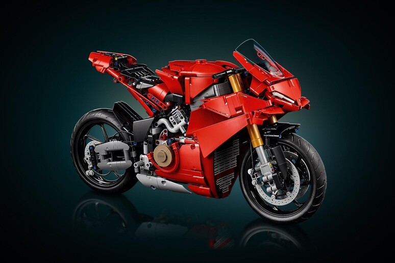 Ducati e LEGO insieme per set Technic Ducati Panigale V4 © ANSA/Web