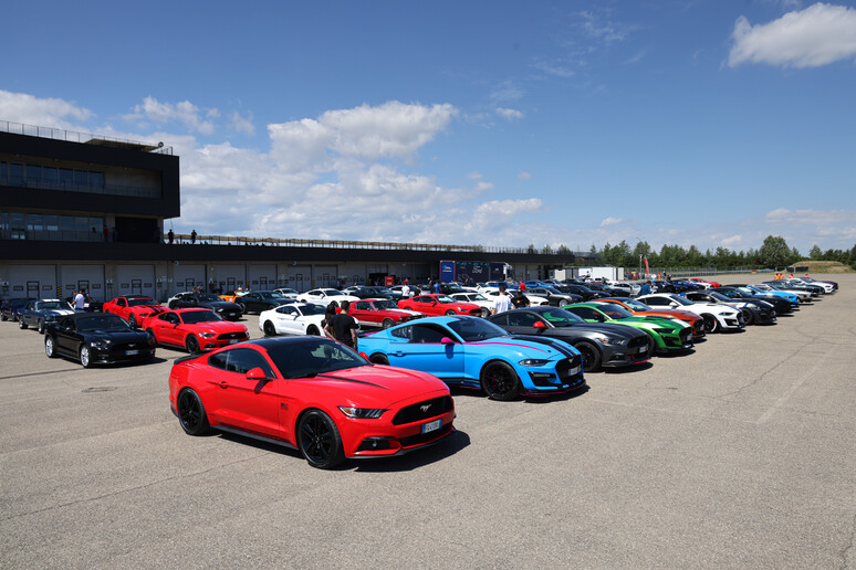 Da Nord a Sud, tutti a Modena per celebrare i 60 anni di Mustang - RIPRODUZIONE RISERVATA