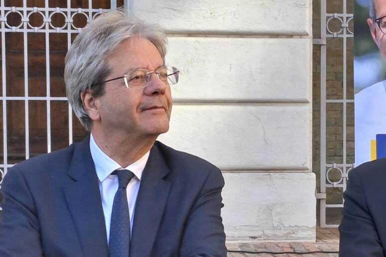 Gentiloni: "orgoglioso del risultato del Pd, grazie Elly!" - RIPRODUZIONE RISERVATA