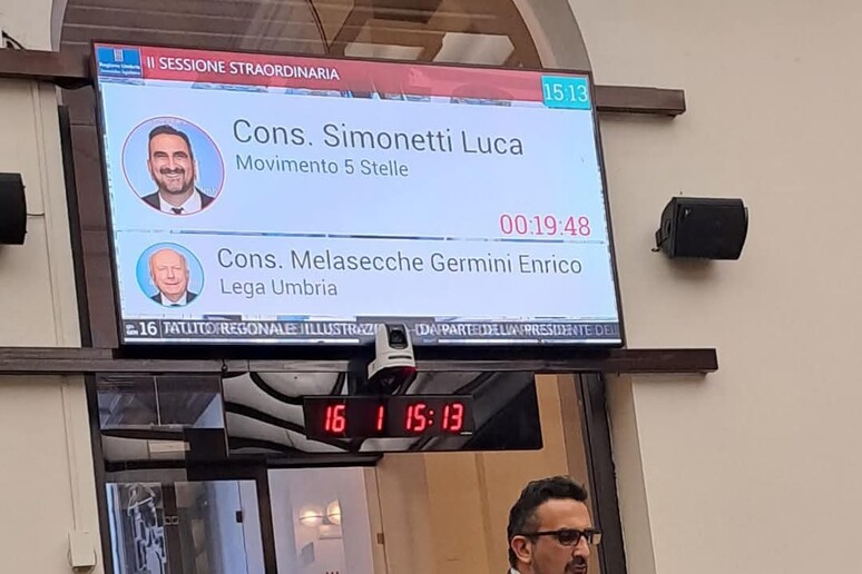 Luca Simonetti in una foto del M5s - RIPRODUZIONE RISERVATA