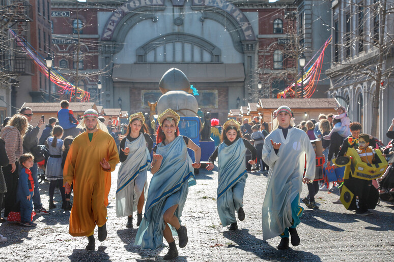 Carnevale a Cinecittà World - RIPRODUZIONE RISERVATA