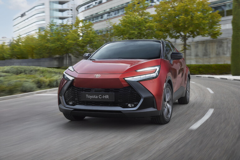 Toyota C-HR, stile audace con la versione Lounge Hero © ANSA/Toyota